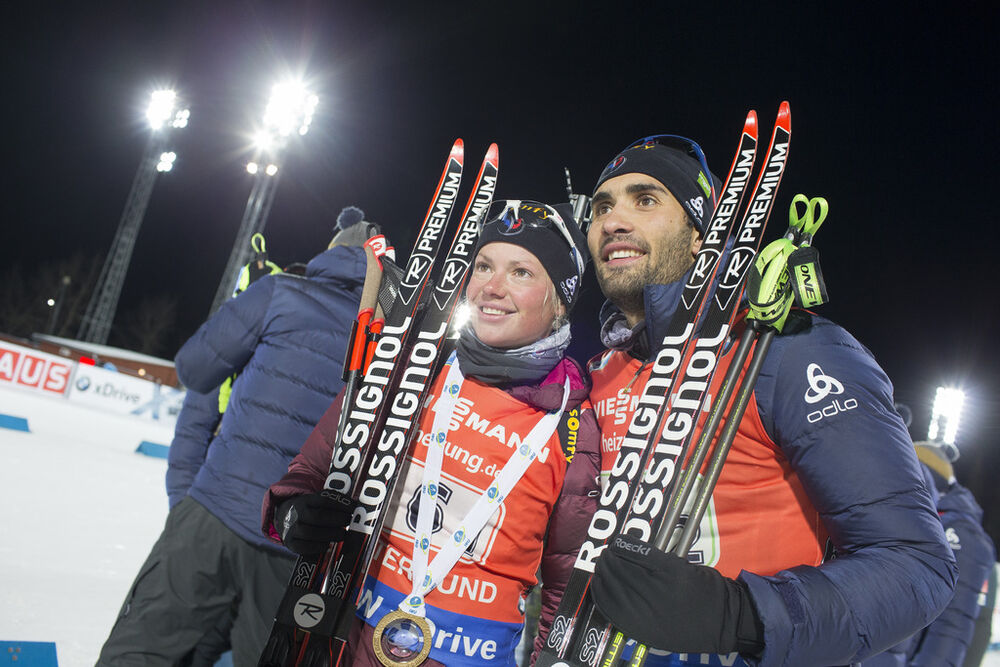 27.11.2016, Oestersund, Sweden, (SWE):Marie Dorin Habert (FRA), Martin Fourcade (FRA), (l-r) - IBU world cup biathlon, single mixed relay, Oestersund (SWE). www.nordicfocus.com. © Manzoni/NordicFocus. Every downloaded picture is fee-liable.