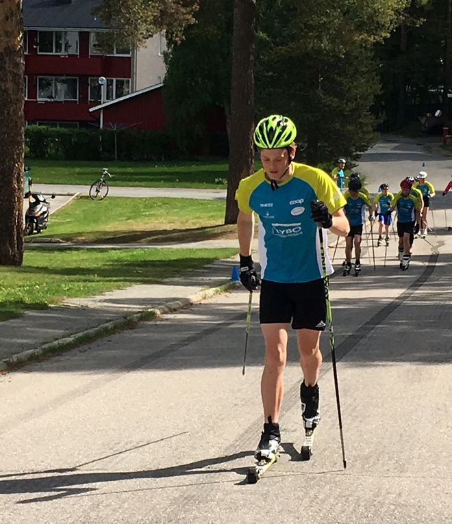 HUGO ABRAHAMSSON från Umeå tränar diagonalgång.
