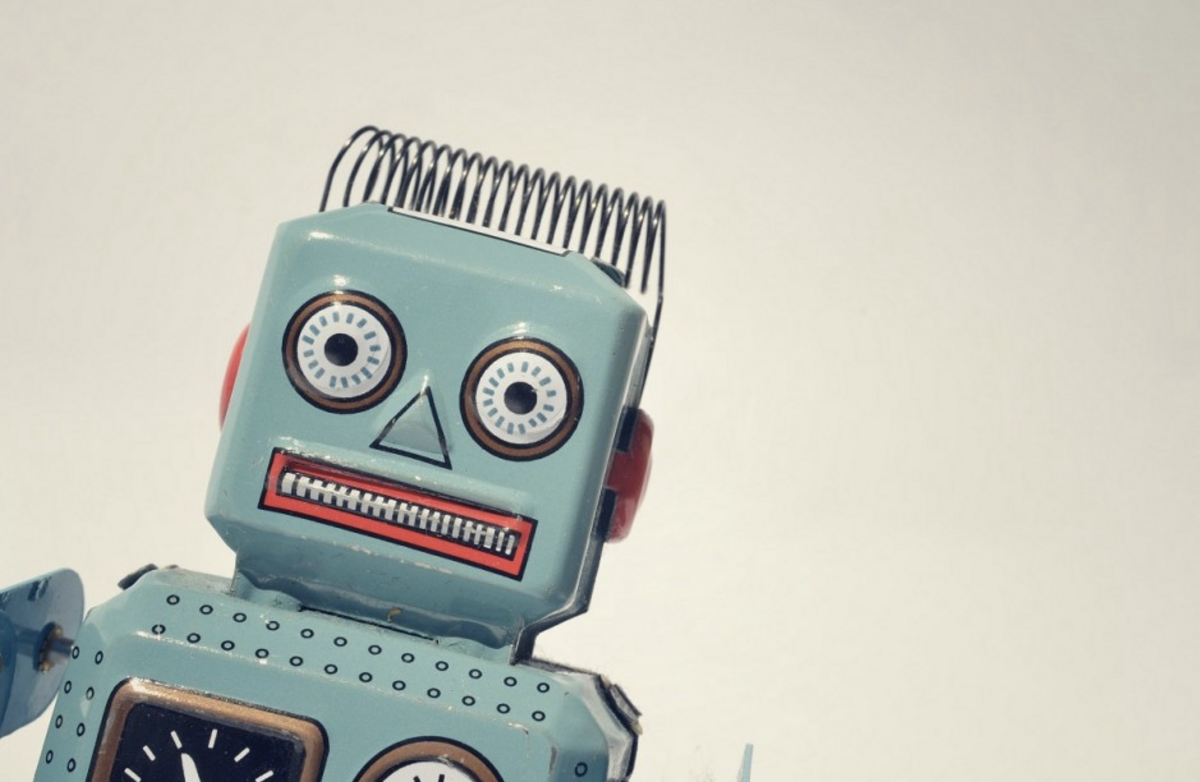 Robotene står klare til å ta over enkle administrative jobber på universitetene, men de vil garantert ikke se slik ut. Dagens saksbehandler-roboter ser ut som en ganske vanlig, kjedelig server. (Foto: josefkubes, Shutterstock, NTB scanpix)