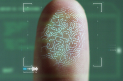 Nå blir det vanskeligere for myndigheter og næringslivet å lagre informasjon om deg, skriver Bjør Stærk. Brudd på GDPR-loven kan straffes med store bøter. Foto: HQuality/Shutterstock/NTB scanpix
