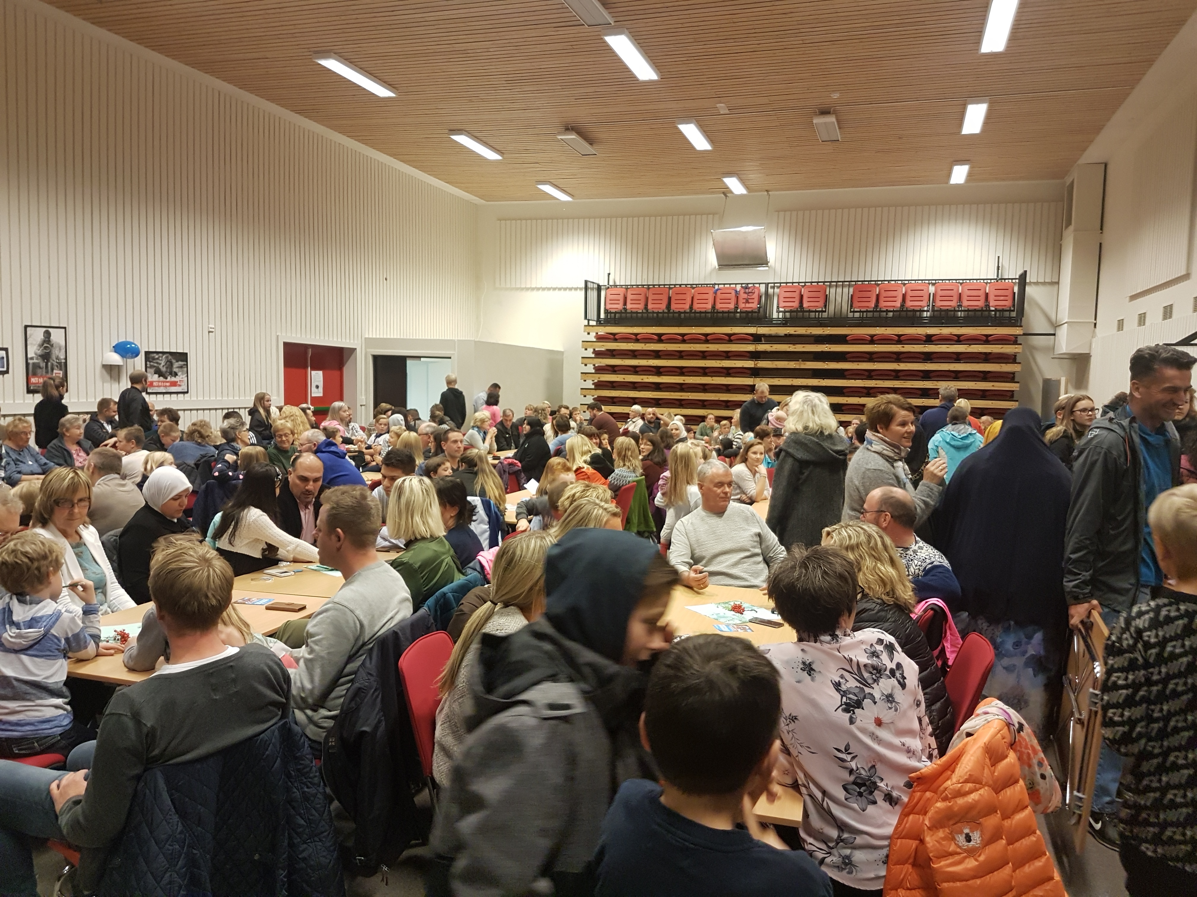 Fredskafe 2017_mye folk