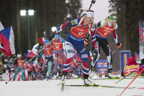 NordicFocus 18.12.2016, Nove Mesto, Czech Republic (CZE): Tiril Eckhoff (NOR), Lisa Theresa Hauser (AUT), (l-r) - IBU world cup biathlon, mass women, Nove Mesto (CZE). www.nordicfocus.com. © Manzoni/NordicFocus. Every downloaded picture is fee-liable.