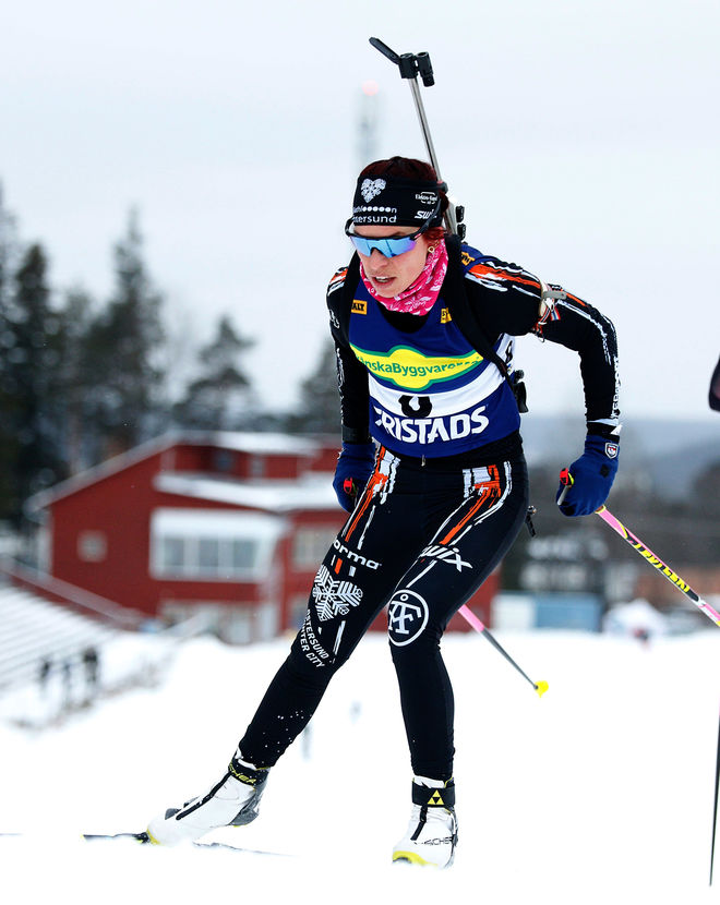 ELISABETH HÖGBERG tog precis som Torstein Stenersen sitt tredje SM-guld på tre dagar då hon vann även jaktstarten i Hede. Foto: HÅKAN BLIDBERG