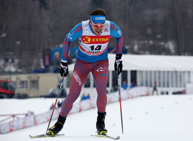 PERFEKT INLEDNING på Tour de Ski för fjolårssegraren Sergey Ustiugov som vann den första etappen i schweiziska Lenzerheide. Foto/rights: MARCELA HAVLOVA/KEK-stock