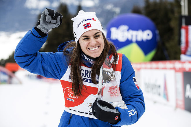 HEIDI WENG kunde för andra året i följd ta emot priset som segrare i Tour de Ski. Och hon kammade också hem över 400.000 kronor för besväret, en summa som nästan har halverats sedan Touren startade. Foto: NORDIC FOCUS