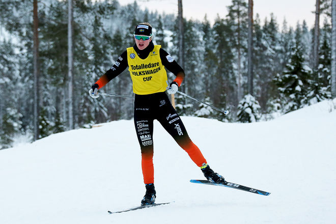MAJA DAHLQVIST, Falun-Borlänge SK försvarade den gula ledartröjan under helgen och kommer att starta med den i nästa cuptävling i Ulricehamn. Foto: MIKAEL EDSTRÖM