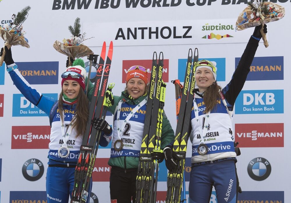 20.01.2018, Antholz, Italy (ITA):Dorothea Wierer (ITA), Laura Dahlmeier (GER), Darya Domracheva (BLR), (l-r) -  IBU world cup biathlon, pursuit women, Antholz (ITA). www.nordicfocus.com. © Manzoni/NordicFocus. Every downloaded picture is fee-liable.