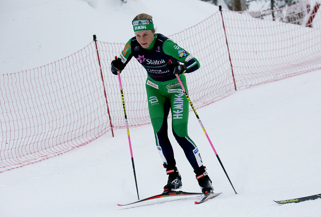 ASTID UHRENHOLDT JACOBSEN på väg mot silver på norska mästerskapen över 10 km. Hon var i ledningen hela vägen men förlorade med 0,2 sekunder till Marit Bjørgen. Foto/rights: MARCELA HAVLOVA/KEK-stock