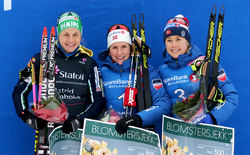 3 PÅ PALLEN, 2 får åka skiathlon på OS. Astrid Uhrenholdt Jacobsen (tv) ställdes utanför Norges lag, medan Marit Bjørgen och Ragnhild Haga åker. Här från NM 10 km. Foto/rights: MARCELA HAVLOVA/KEK-stock