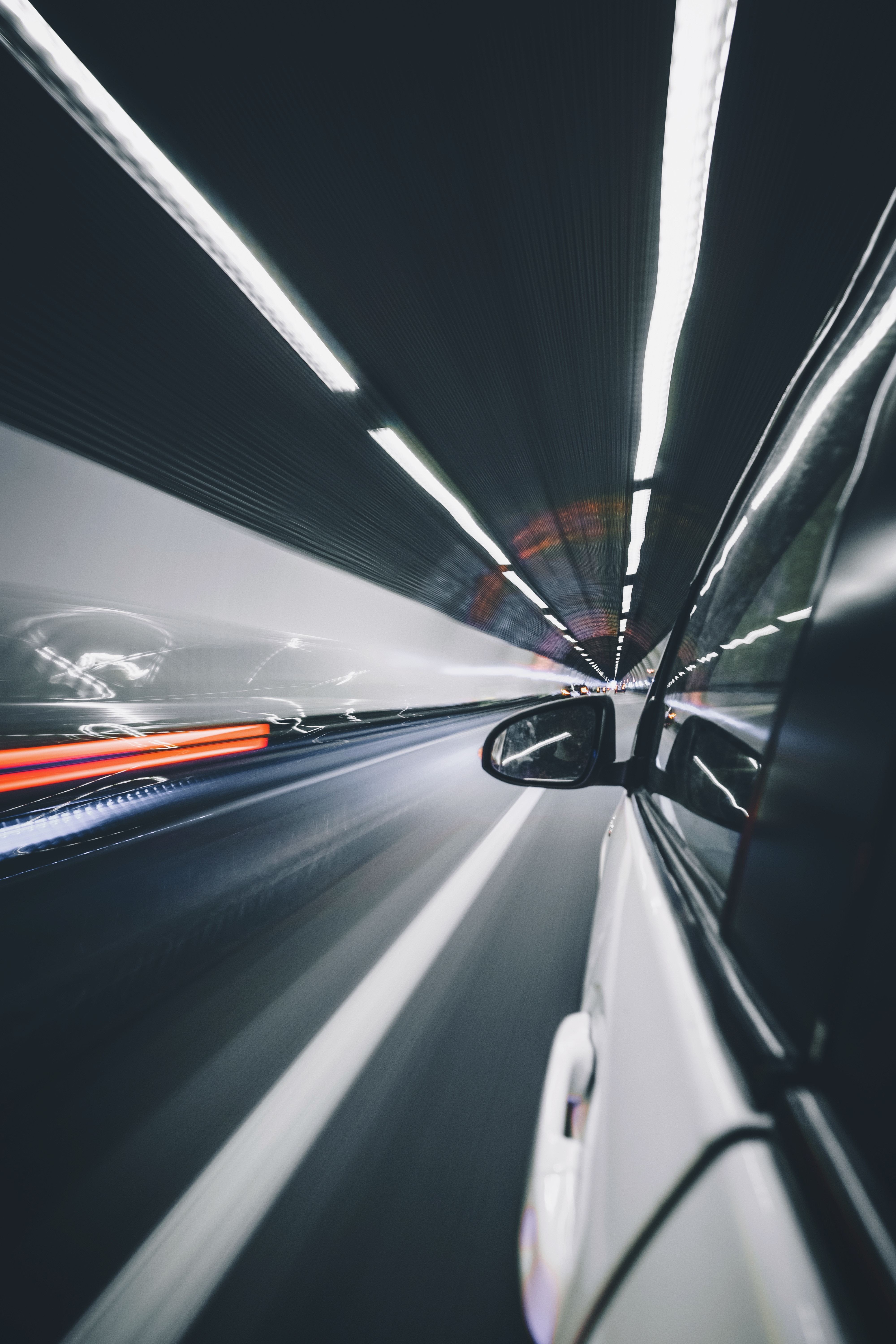 Illustrasjon foto tunnell bilkjøring risiko
