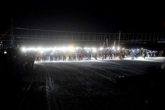 DET BLIR NYTT rekord för Nattvasan när 3000 åkare startar på dom nio milen till Mora under fredagskvällen. Foto: VASALOPPET