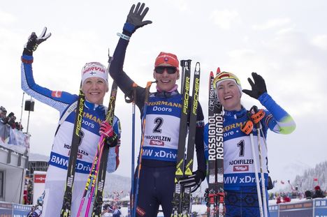 NordicFocus 09.12.2017, Hochfilzen, Austria (AUT):Kaisa Makarainen (FIN), Anastasiya Kuzmina (SVK), Darya Domracheva (BLR), (l-r) - IBU world cup biathlon, pursuit women, Hochfilzen (AUT). www.nordicfocus.com. © Manzoni/NordicFocus. Every downloaded picture is fee