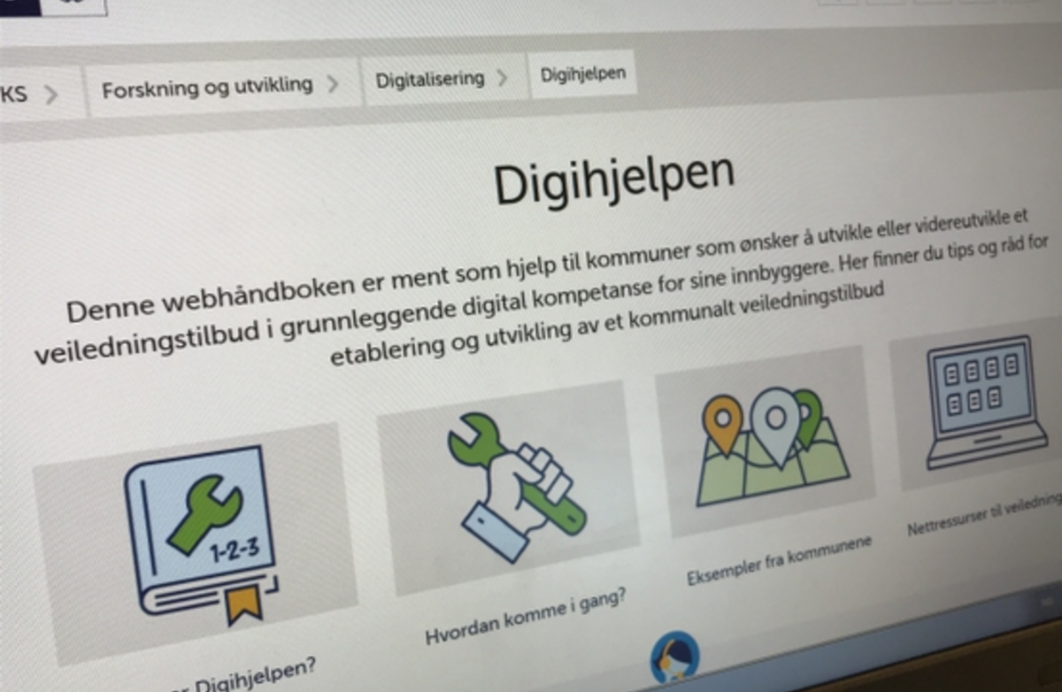 Digihjelpen.no har tips og råd for hvordan din kommune kan bygge et veiledningstilbud for innbyggere som trenger mer digital kompetanse. Illustrasjonsbilde: KS