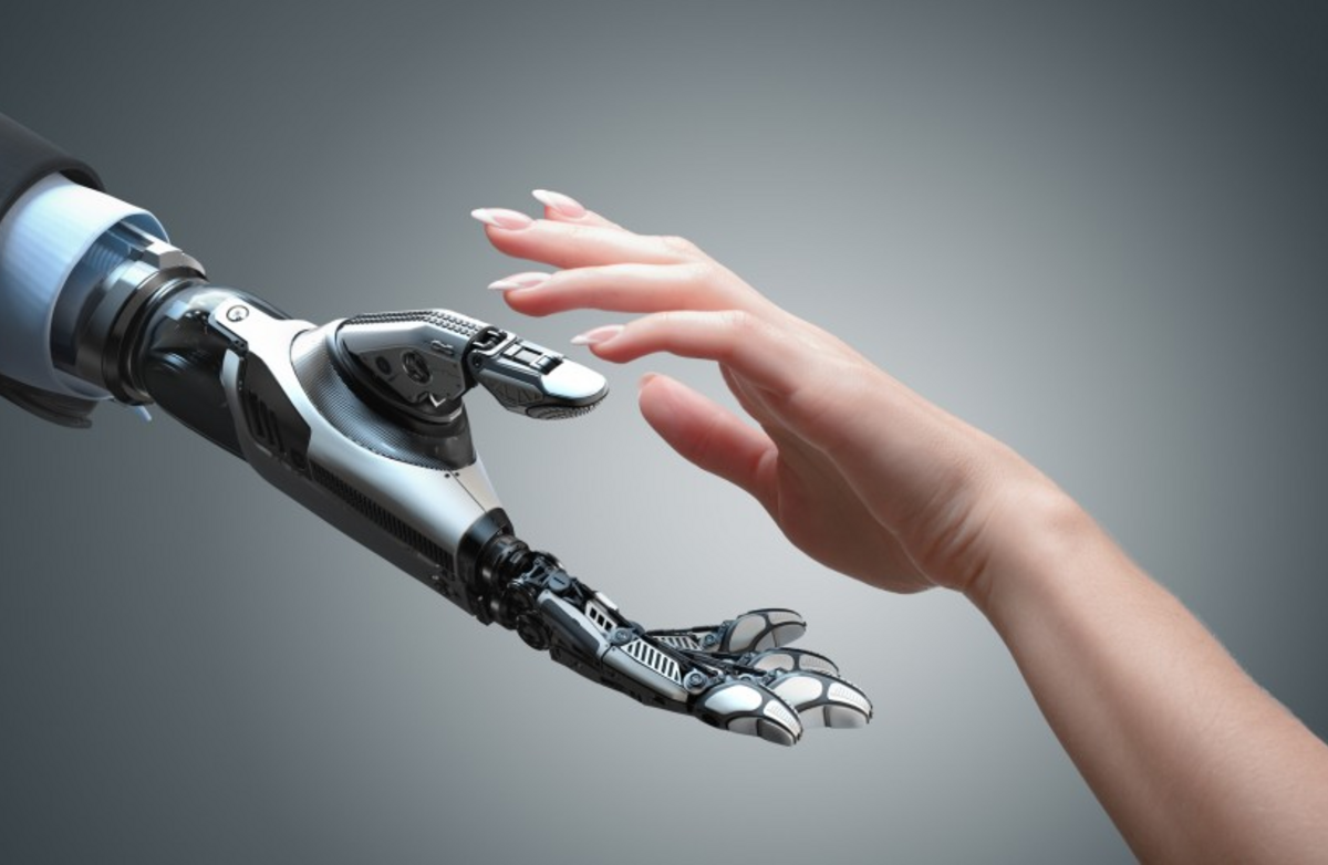 En robot kan bli en følgesvenn. Men hva om den får oss til å føle oss verre? (Foto: Shutterstock/NTB scanpix)