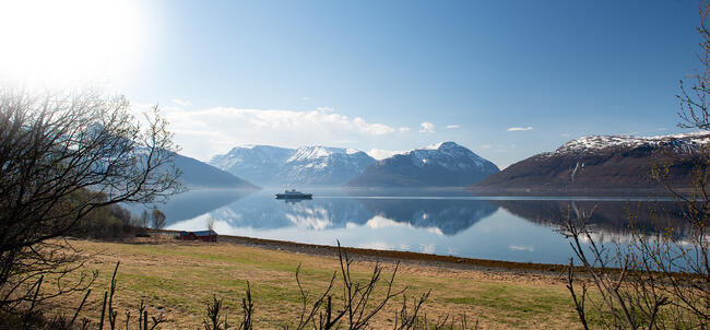 Bannerbilde Kåfjorden med Lyngenferga