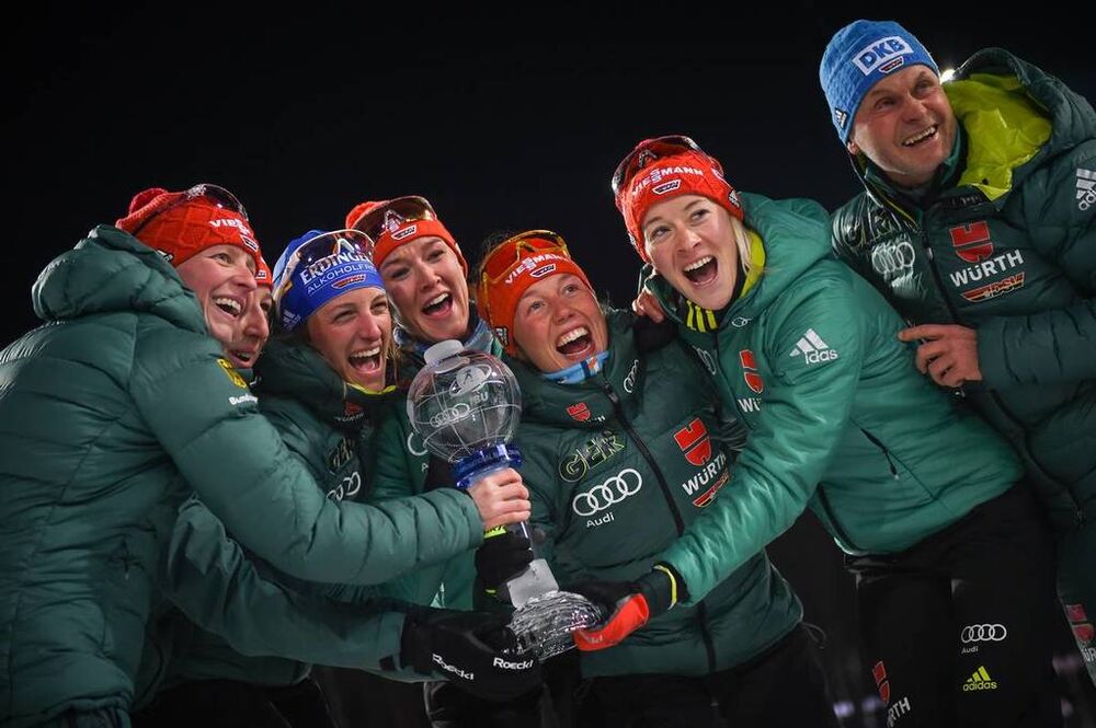24.03.2018, Tyumen, Russia (RUS):Laura Dahlmeier (GER), Karolin Horchler (GER), Franziska Preuss (GER), Franziska Hildebrand (GER), Denise Herrmann (GER), Vanessa Hinz (GER), Franziska Hildebrand (GER), team Germany - IBU world cup biathlon, cups, Tyumen