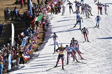 NordicFocus 17.12.2016, La Clusaz, France (FRA):Martin Johnsrud Sundby (NOR), Sergey Ustiugov (RUS) - FIS world cup cross-country, mass men, La Clusaz (FRA). www.nordicfocus.com. © Thibaut/NordicFocus. Every downloaded picture is fee-liable.