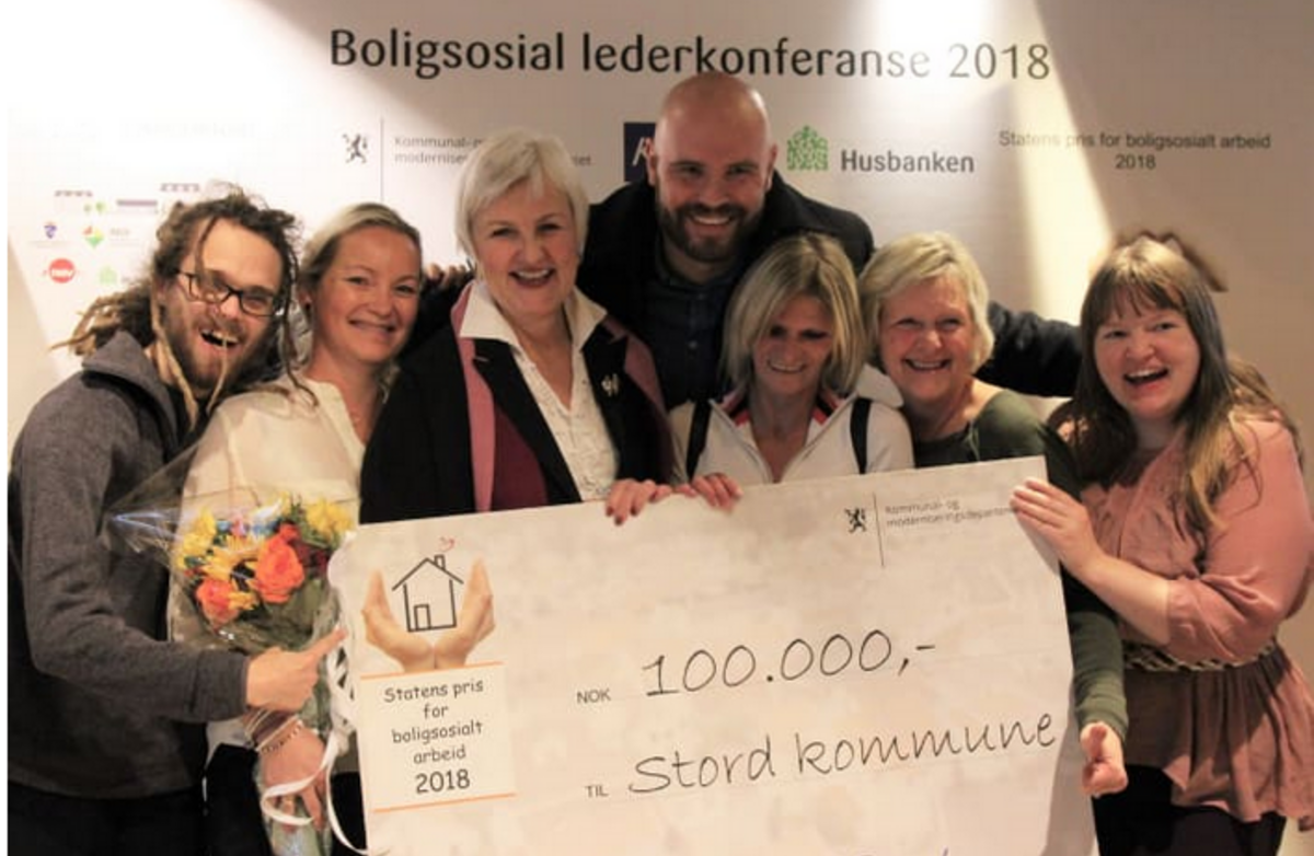 VANT PRISEN: Fra venstre: Ashley Carter, Anita Kehr, Valgerd Svarstad Haugland (juryleder), Gaute Straume Epland, Annita C. Jensen, Astrid Larsen og Margrethe Hystad Carter.