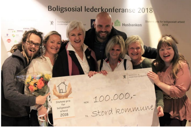 VANT PRISEN: Fra venstre: Ashley Carter, Anita Kehr, Valgerd Svarstad Haugland (juryleder), Gaute Straume Epland, Annita C. Jensen, Astrid Larsen og Margrethe Hystad Carter.
