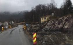 Murar blir nødvendige for å gi plass til å gå rundt bygning for ettertida. Foto: Hildbjørg Fludal