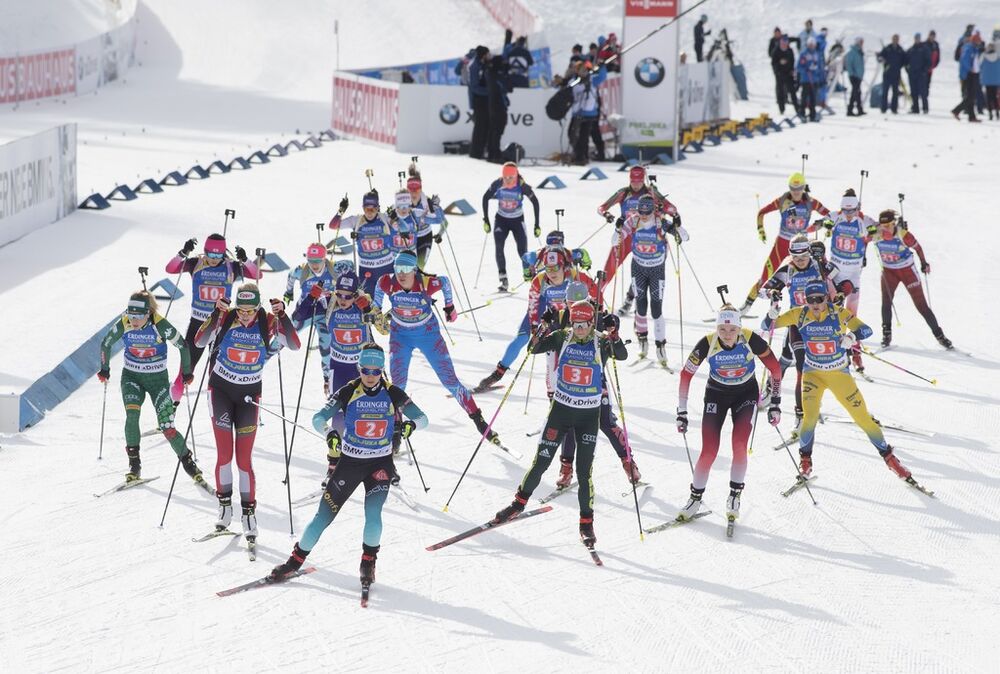 02.12.2018, Pokljuka, Slovenia (SLO):Federica Sanfilippo (ITA), Lisa Theresa Hauser (AUT), Anais Chevalier (FRA), Franziska Hildebrand (GER), Thekla Brun-Lie (NOR), Linn Persson (SWE), (l-r) - IBU World Cup Biathlon, single mixed relay, Pokljuka (SLO). w