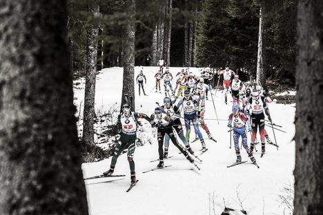 NordicFocus 02.12.2018, Pokljuka, Slovenia (SLO):Lisa Vittozzi (ITA), Synnoeve Solemdal (NOR), Vita Semerenko (UKR), Vanessa Hinz (GER), Irina Starykh (RUS), Emma Nilsson (SWE), Anais Bescond (FRA), Dzinara Alimbekava (BLR), (l-r) - IBU world cup biathlon, relay mix