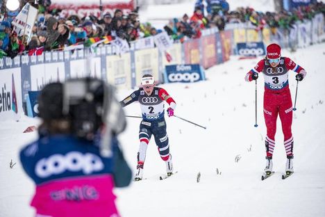 NordicFocus 02.01.2019, Oberstdorf, Germany (GER):Ingvild Flugstad Oestberg (NOR), Natalia Nepryaeva (RUS), (l-r) - FIS world cup cross-country, tour de ski, mass women, Oberstdorf (GER). www.nordicfocus.com. © Modica/NordicFocus. Every downloaded picture is fee-l