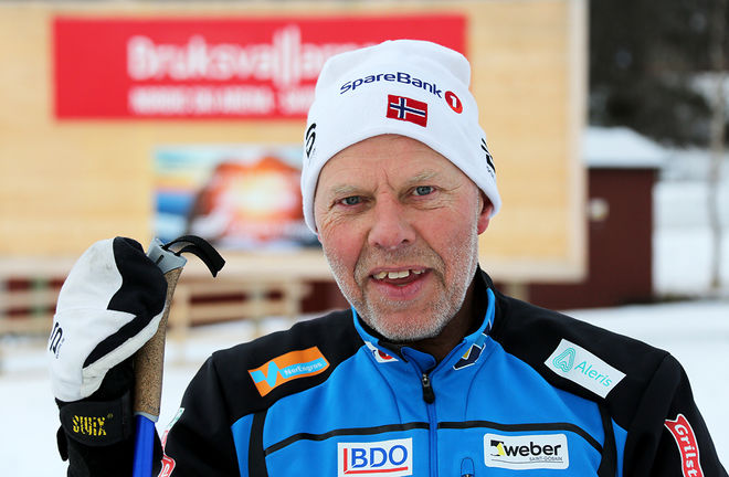 SVENSKE SUPERVALLAREN Perry Olsson var mannen som tog avgörandet som gav Ingvild Flugstad Østberg segerskidorna på den mycket viktiga fjärde etappen av Tour de Ski i Oberstdorf. Foto/rights: KJELL-ERIK KRISTIANSEN/KEK-stock