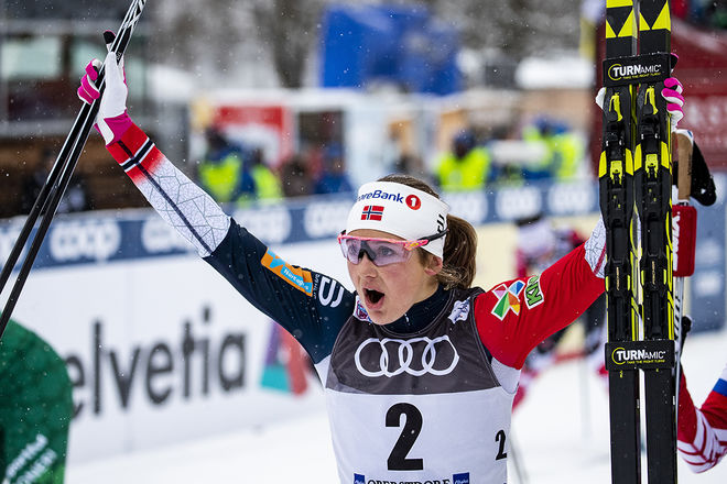 INGVILD FLUGSTAD ØSTBERG ökade försprånget i totalen till 35 sekunder och har nu alla möjligheter att köra hem segern i årets Tour de Ski. Enda riktiga utmanaren idag är ryskan Natalia Nepryaeva. Foto: NORDIC FOCUS