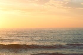 strand i solnedgang