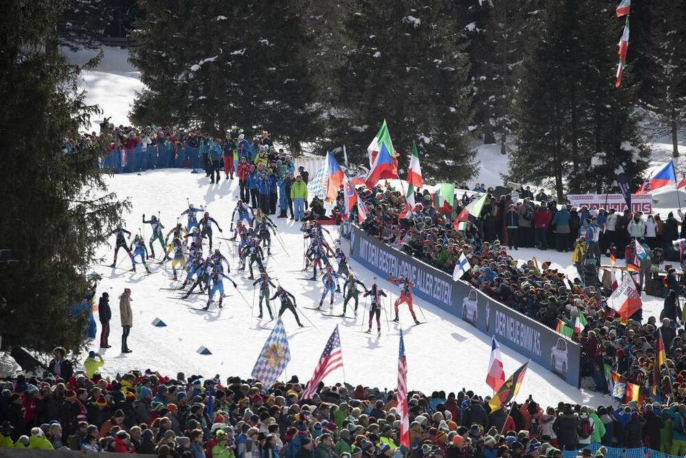 27.01.2019, Antholz, Italy (ITA):Dorothea Wierer (ITA), Lisa Vittozzi (ITA), Anastasiya Kuzmina (SVK), Marte Roeiseland (Olsbu), Paulina Fialkova (SVK), Kaisa Makarainen (FIN), Iryna Kryuko (BLR), Hanna Oeberg (SWE), Monika Hojnisz (POL), Anais Bescond (
