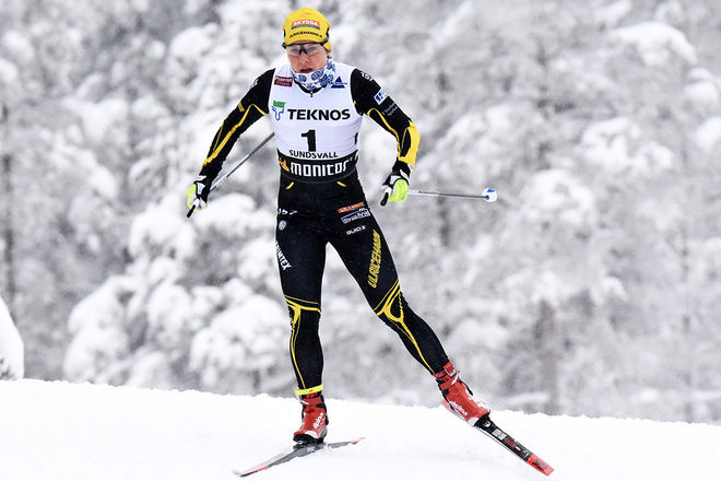 HANNA FALK på väg mot seger i prologen i SM-sprinten i Sundsvall. Foto/rights: ROLF ZETTERBERG/kekstock.com