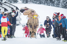 GABRIEL MONNET De multiples équipes se sont élancées à 12 heures sur le parcours de la Ski 24 au Mosses. Le but est de faire le maximum de tour de piste possible en 24 heures. 31 mars 2018. (©Gabriel Monnet)