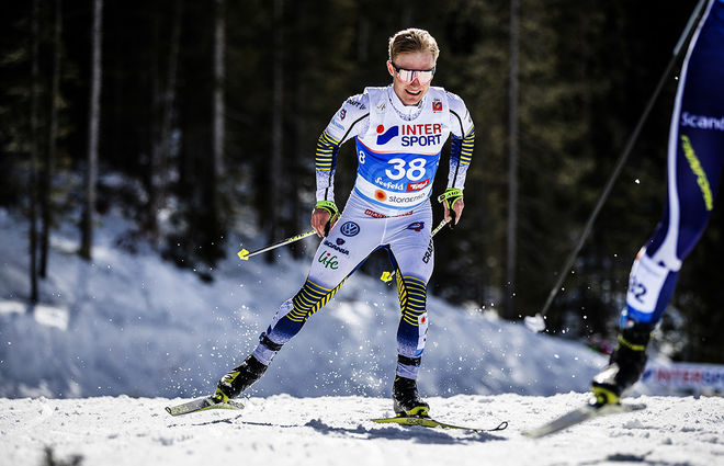 BJÖRN SANDSTRÖM slet på en helt annan åkares skidor under VM-femmilen i Seefeld. Foto/rights: NORDIC FOCUS