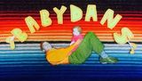 Liggende mann med baby