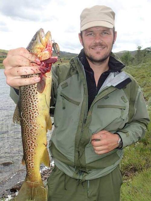 Morten Hanssen med fisk