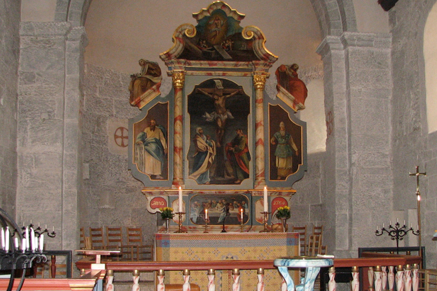 Herøy kirke invendig