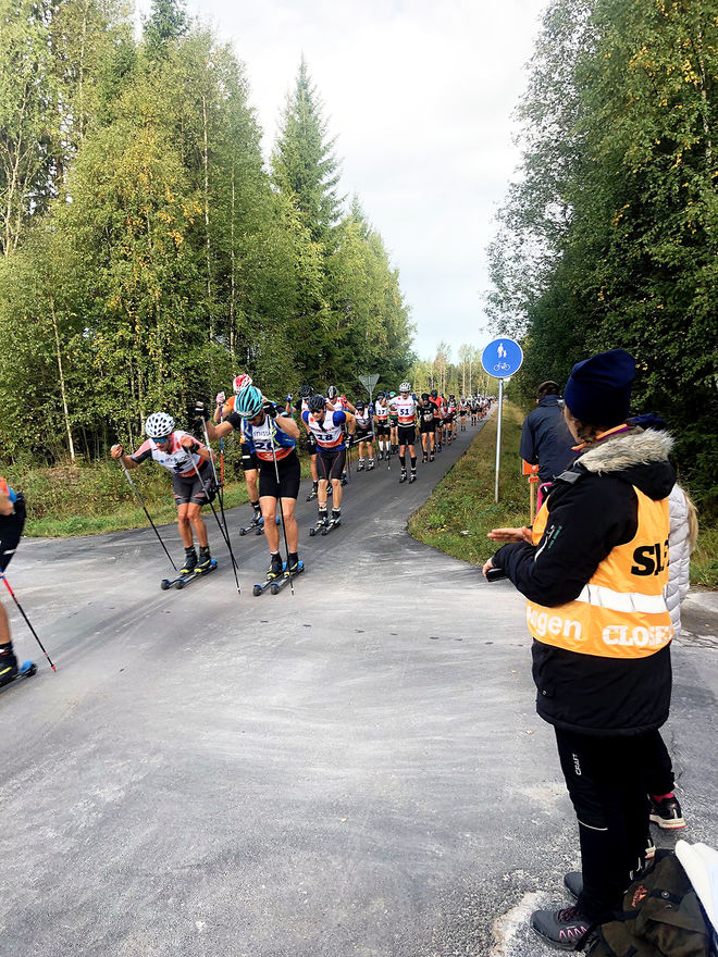 KLARÄLVSLOPPET på den nerlagda banvallen mellan Hagfors och Karlstad blir den första rullskidtävlingen någonsin i Visma Ski Classics Challenger. Foto: KLARÄLVSLOPPET