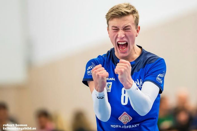 19-ÅRIGA volleybollspelaren Joel Andersson vann Charlotte Kallas stipendium i år. Foto: ROBERT BOMAN