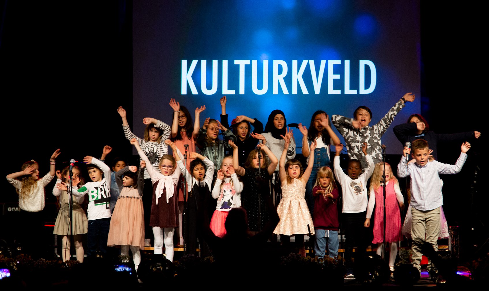 Foto av Herøy barnekor under kulturkvelden i 2019.
