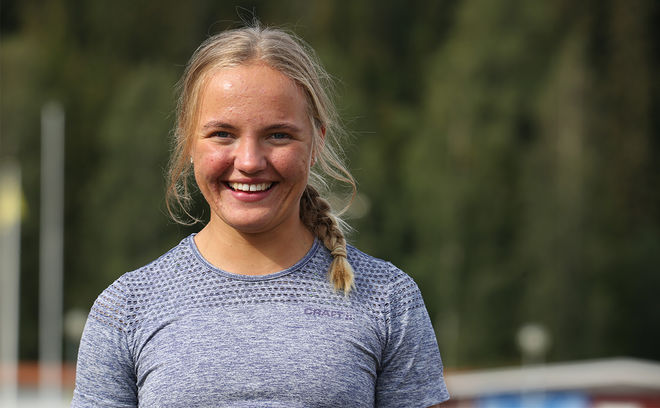 LINN SVAHN är den supersnabba junioren som förra säsongen både vann Scandic cup, tog världscuppoäng i sprint och en pallplats i Skandinaviska cupen. Men det är nu hon skall matcha världseliten på riktigt. Foto/rights: KJELL-ERIK KRISTIANSEN/kekstock.com