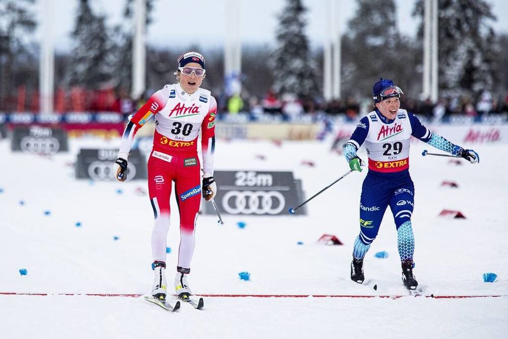 30.11.2019, Ruka, Finland (FIN):Therese Johaug (NOR), Krista Parmakoski (FIN), (l-r)  - FIS world cup cross-country, 10km women, Ruka (FIN). www.nordicfocus.com. © Modica/NordicFocus. Every downloaded picture is fee-liable.