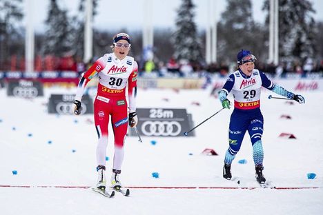 NordicFocus 30.11.2019, Ruka, Finland (FIN):Therese Johaug (NOR), Krista Parmakoski (FIN), (l-r) - FIS world cup cross-country, 10km women, Ruka (FIN). www.nordicfocus.com. © Modica/NordicFocus. Every downloaded picture is fee-liable.