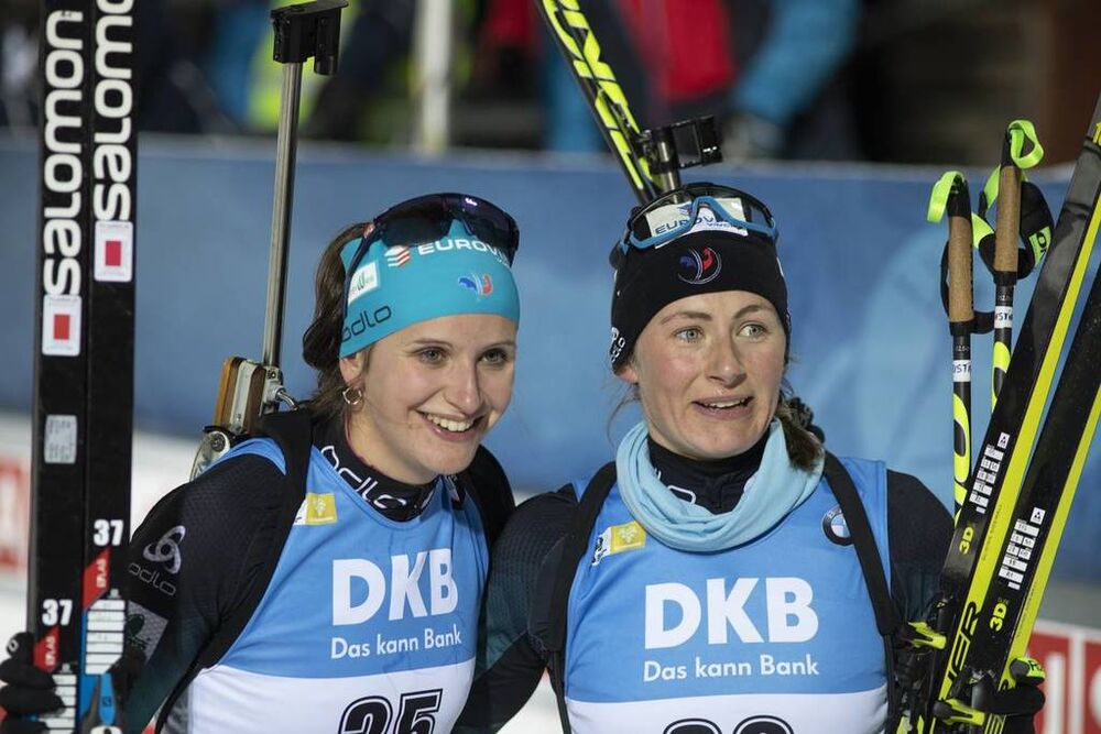 05.12.2019, Oestersund, Sweden, (SWE):Julia Simon (FRA), Justine Braisaz (FRA), (l-r) - IBU world cup biathlon, individual women, Oestersund (SWE). www.nordicfocus.com. © Manzoni/NordicFocus. Every downloaded picture is fee-liable.