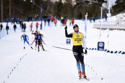 HELT ÖVERLÄGSEN kunde Linn Svahn jubla efter en stark damfinal. Foto/rights: ROLF ZETTERBERG/kekstock.com