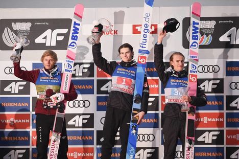 NordicFocus 04.01.2020, Innsbruck, Austria (AUT):Marius Lindvik (NOR), Daniel Andre Tande (NOR), Dawid Kubacki (POL) - FIS world cup ski jumping, four hills tournament, individual HS128, Innsbruck (AUT). www.nordicfocus.com. © Tumshov/NordicFocus. Every downloaded
