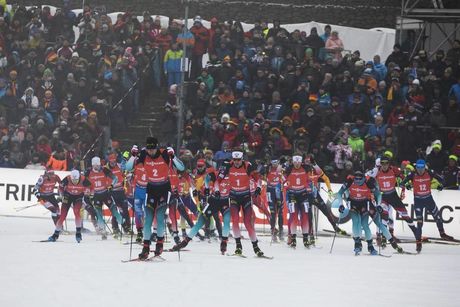 NordicFocus 12.01.2020, Oberhof, Germany (GER):Martin Fourcade (FRA), Tarjei Boe (NOR), Johannes Dale (NOR), Simon Desthieux (FRA), Julian Eberhard (AUT), Lukas Hofer (ITA), (l-r) - IBU world cup biathlon, mass men, Oberhof (GER). www.nordicfocus.com. © Manzoni/No