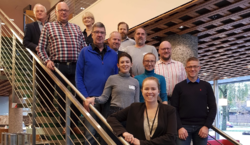 Representanter for virksomhetene bak fellesinitiativet. Nederst til høyre: Initiativtaker Jørn Arild Karlsen fra Nittedal-eiendom KF. Nederst til venstre: Ida Laustsen, Nasjonalt program for leverandørutvikling.