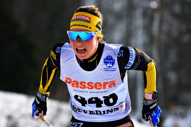 JOHANNA HAGSTRÖM visade stark sprintform i Falun och vann Volkswagen Cup trots ett fall i kvartsfinalen. Foto/rights: ROLF ZETTERBERG/kekstock.com