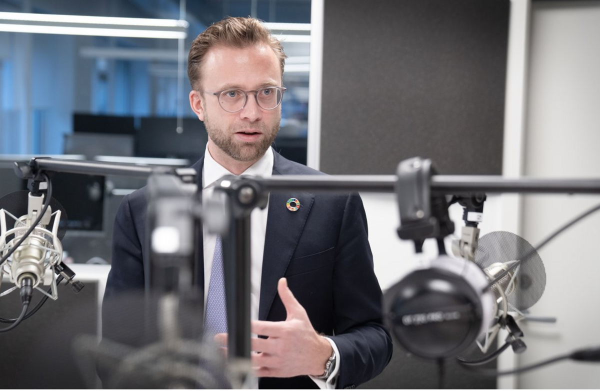 Kommunal- og moderniseringsminister Nikolai Astrup er redd for en fragmentering av Internett. Foto: Eirik Helland Urke.